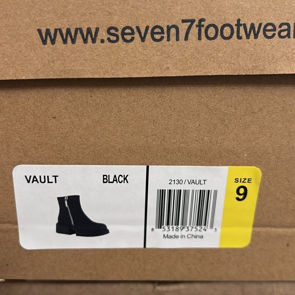SEVEN7 Women's Vault Chink Black Boots with Zippers - Picture 8 of 10